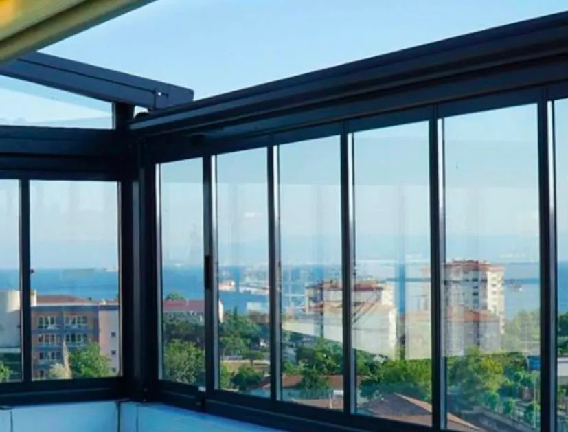 Cam Balkon